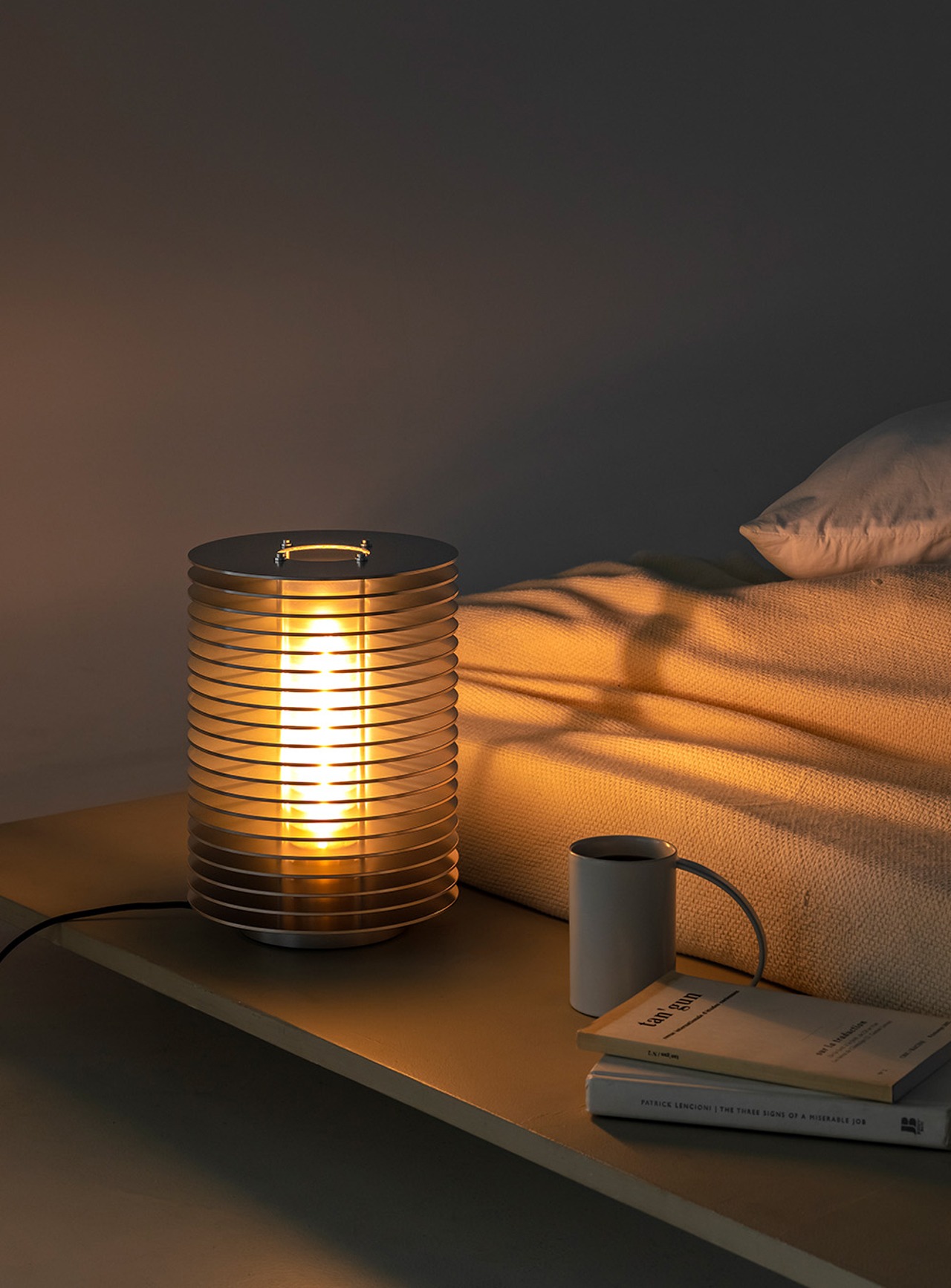 잭슨카멜레온 - Layer Table Lamp