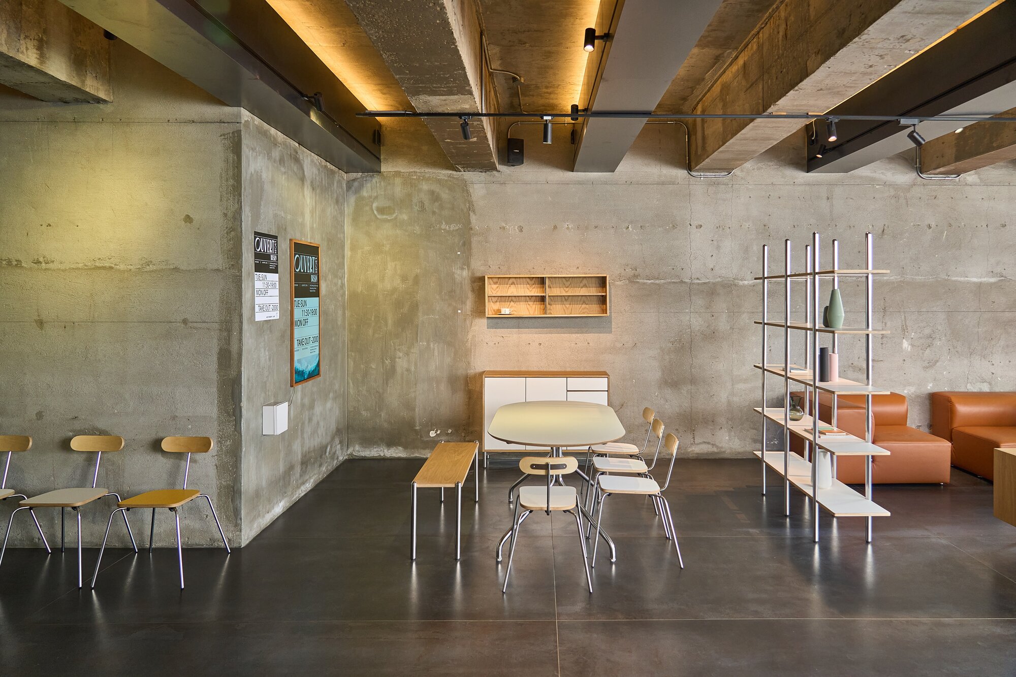 부산 1F