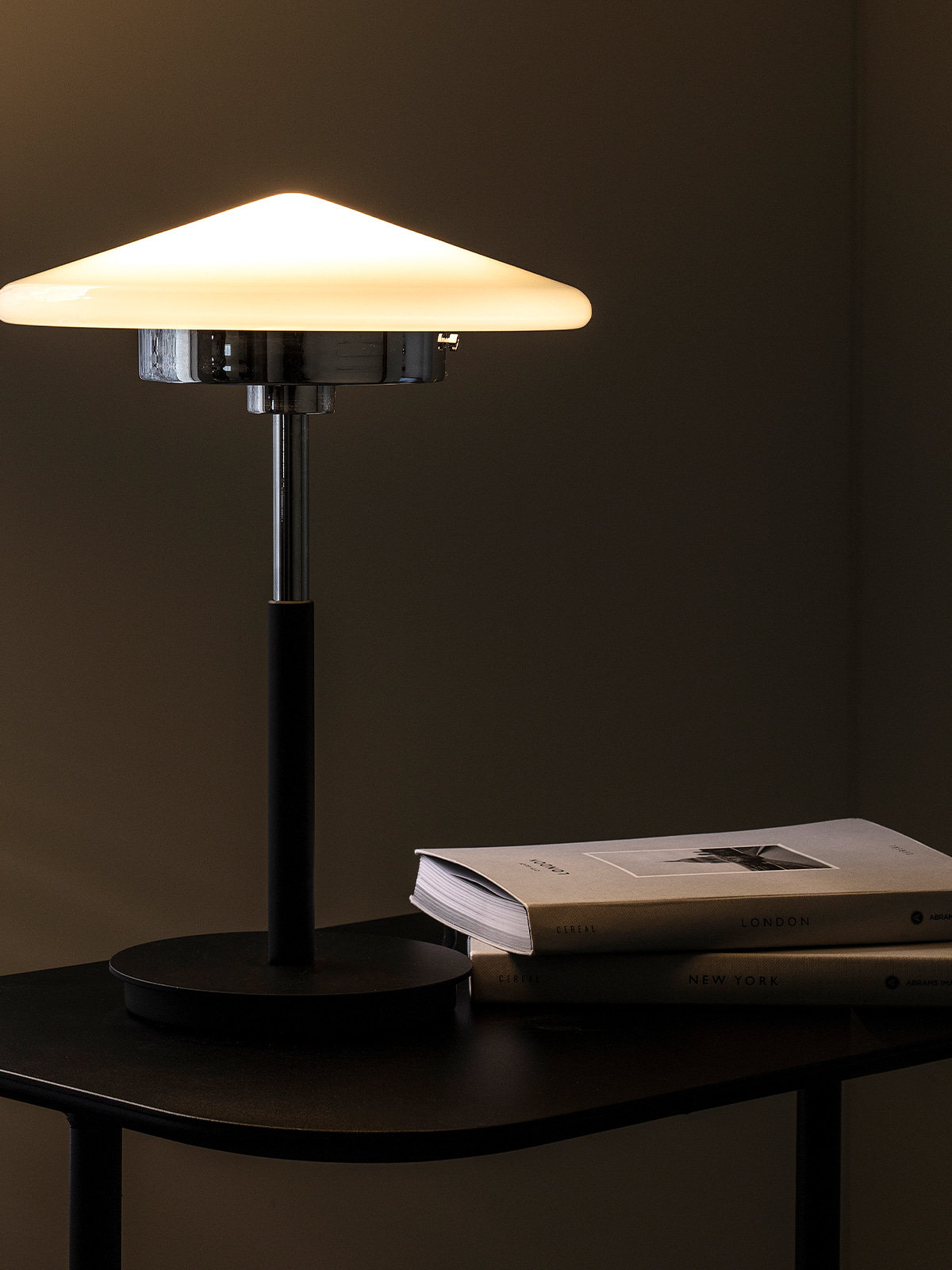 Cone Table Lamp  - 리퍼브