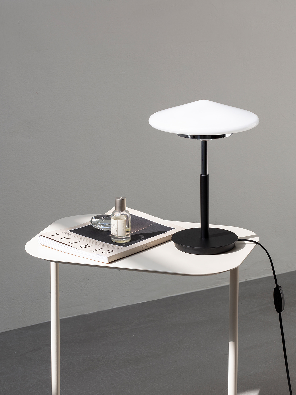 Cone Table Lamp  - 리퍼브