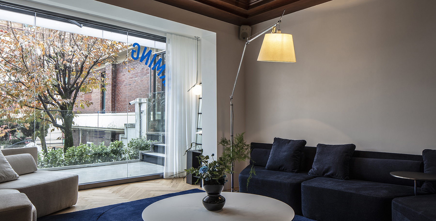 Tolomeo Mega Floor
