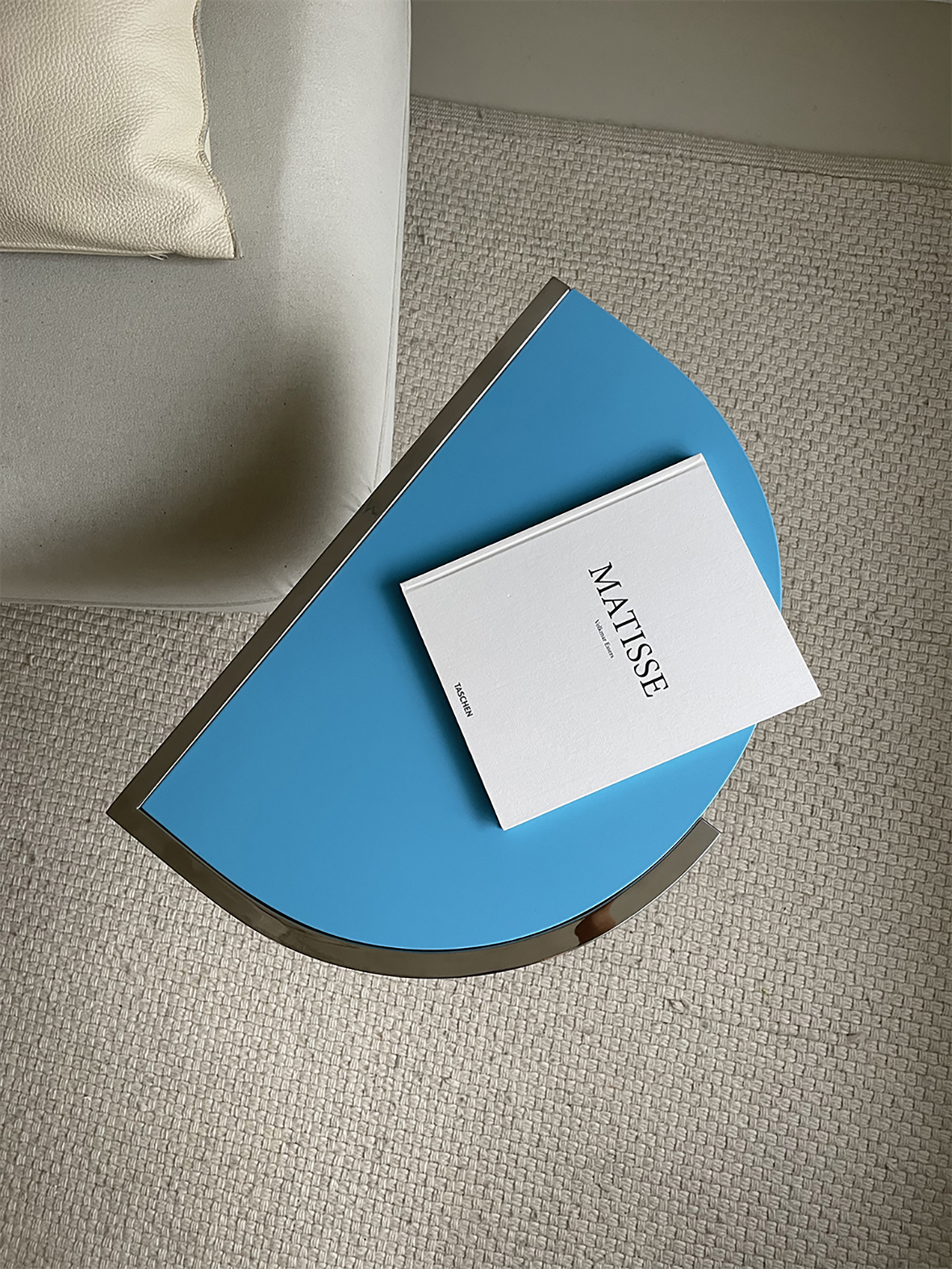 FLAQ side table	