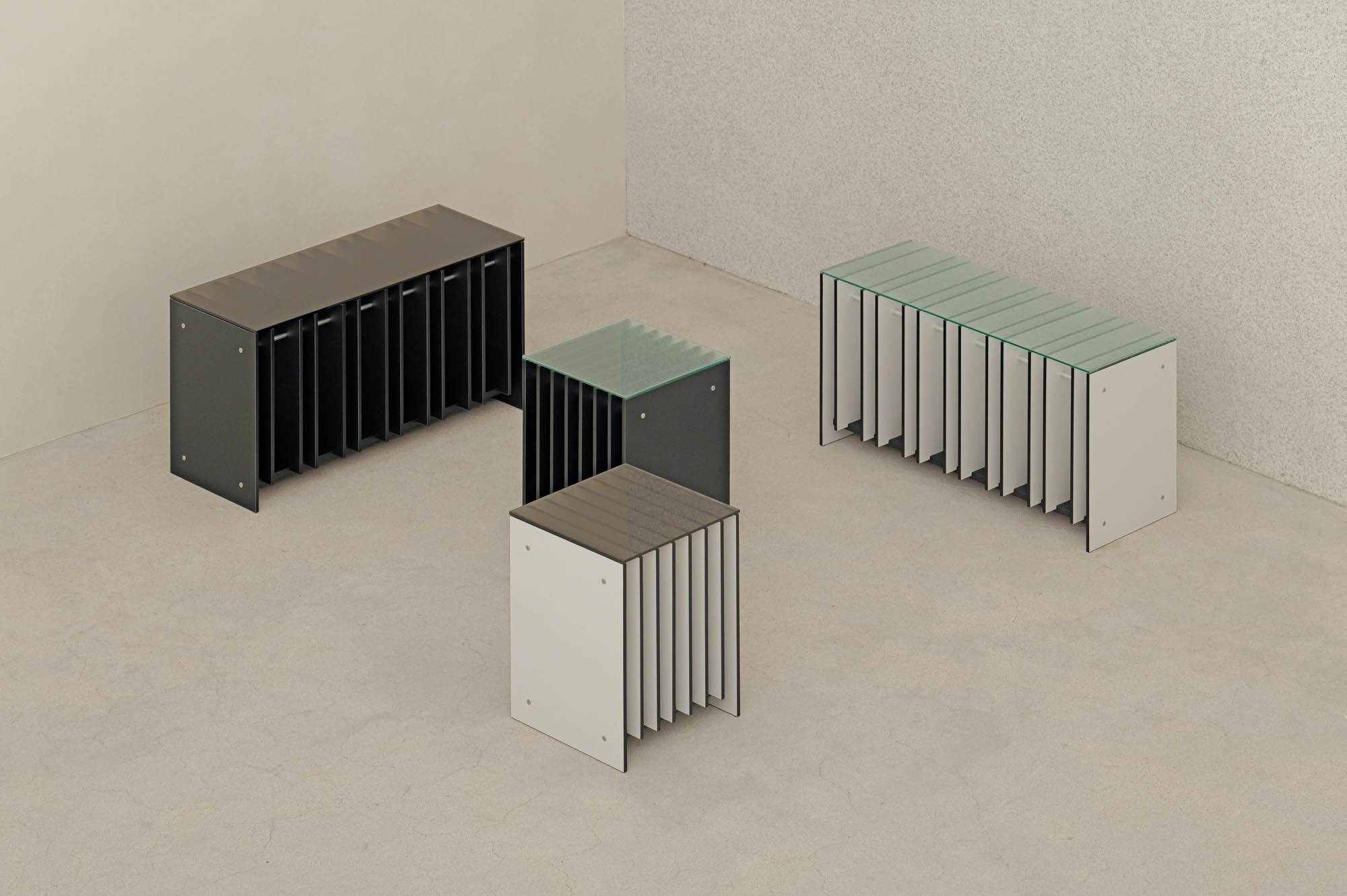 바이헤이데이 PILOTI SOFA TABLE