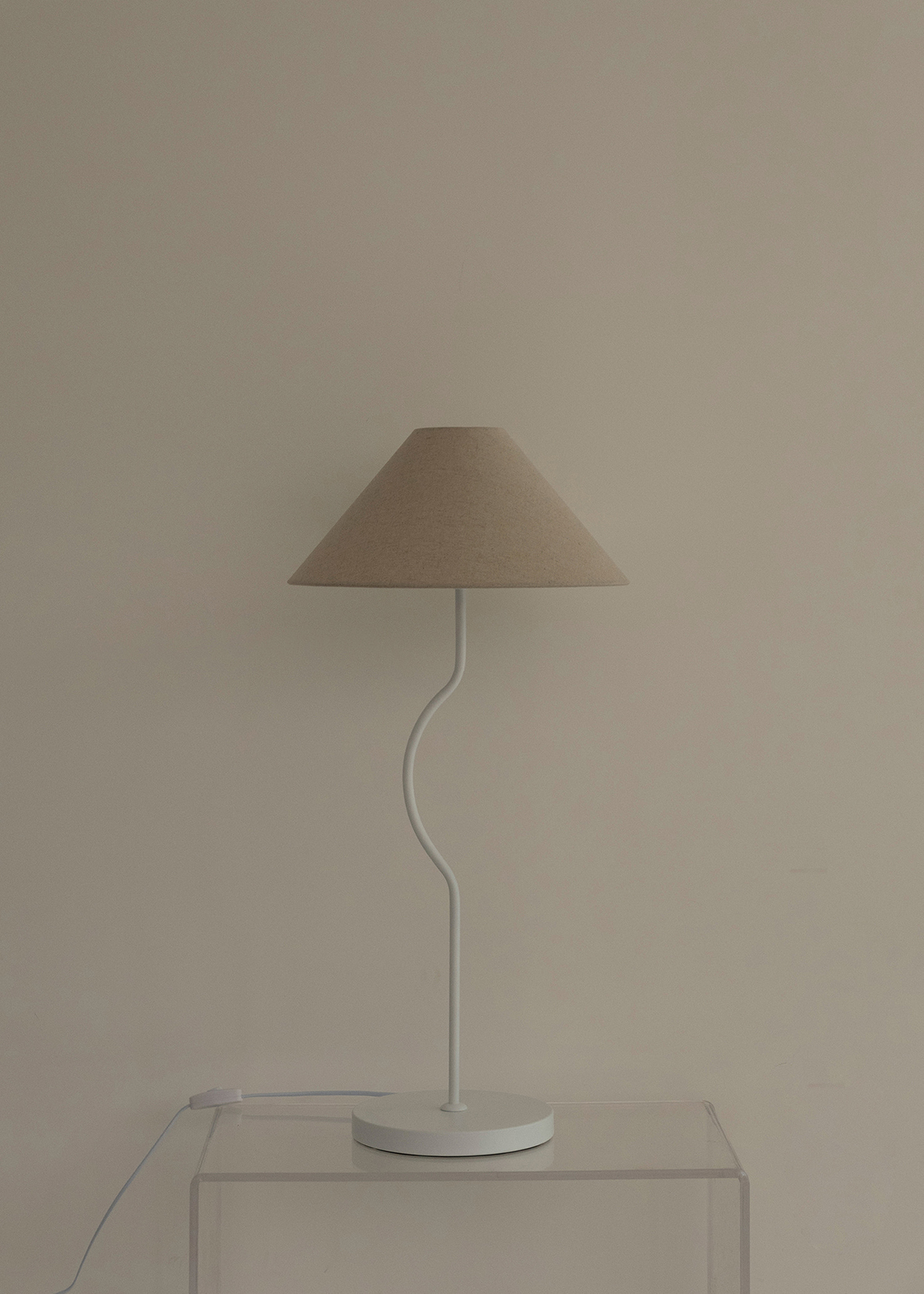  Fig Medium Stand Lamp White