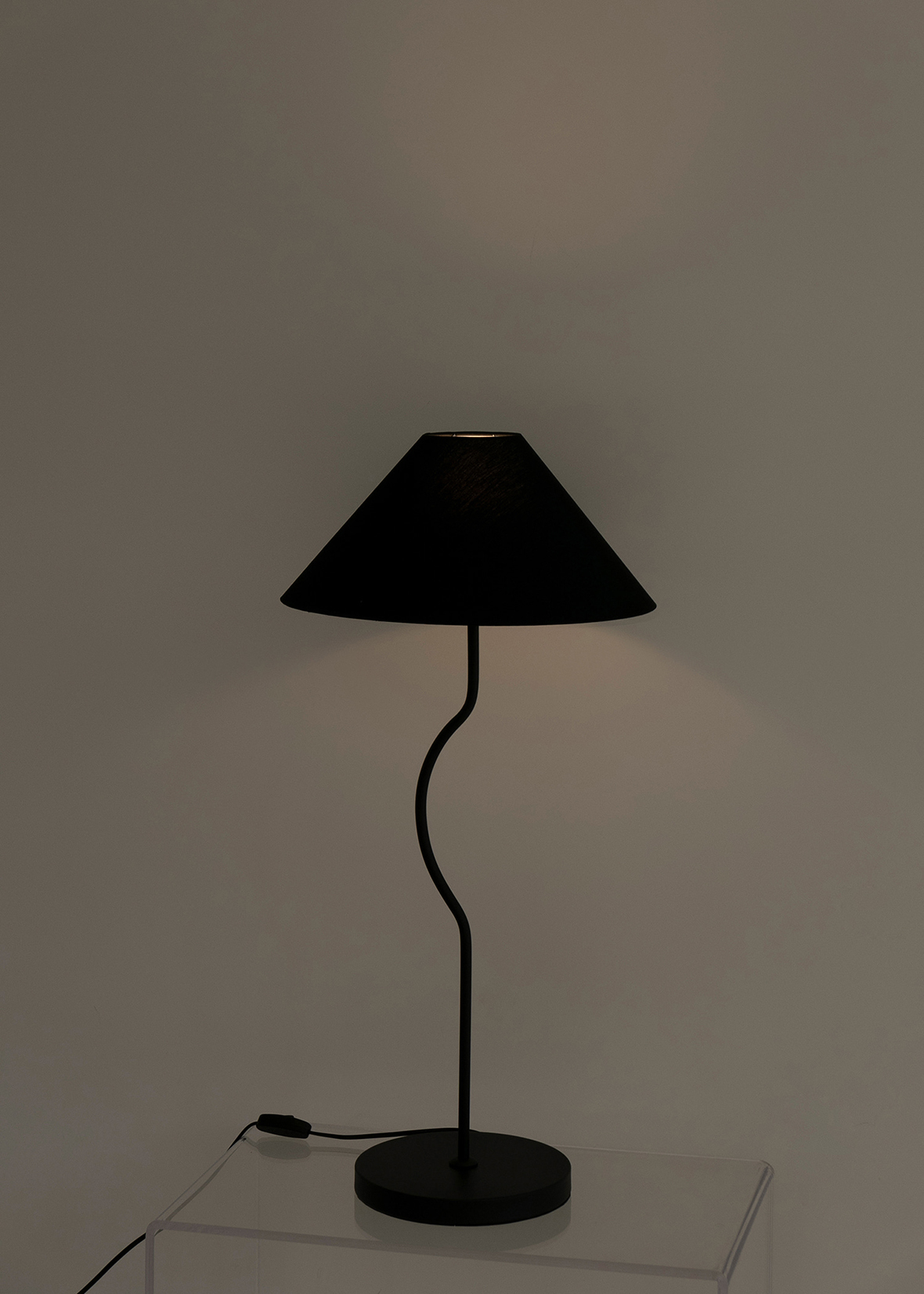  Fig Medium Stand Lamp Black