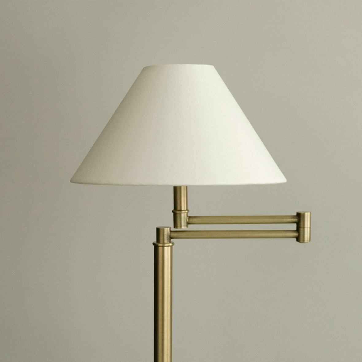  Line Stand Lamp Brass