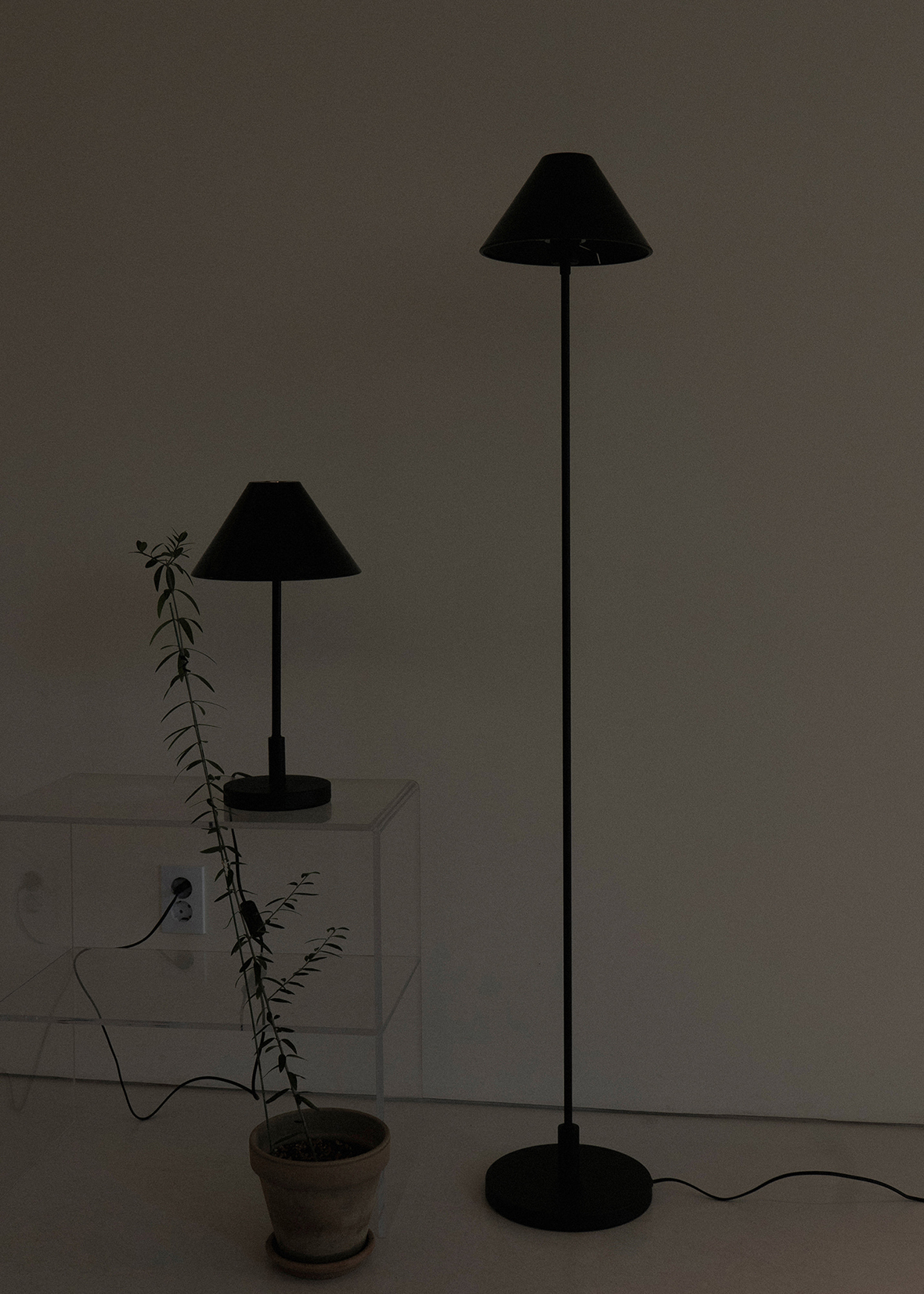  Olive Floor Lamp Black