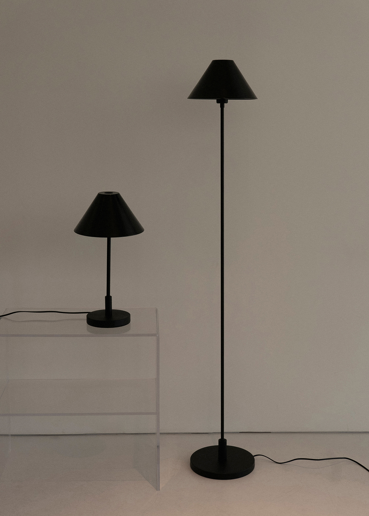  Olive Floor Lamp Black