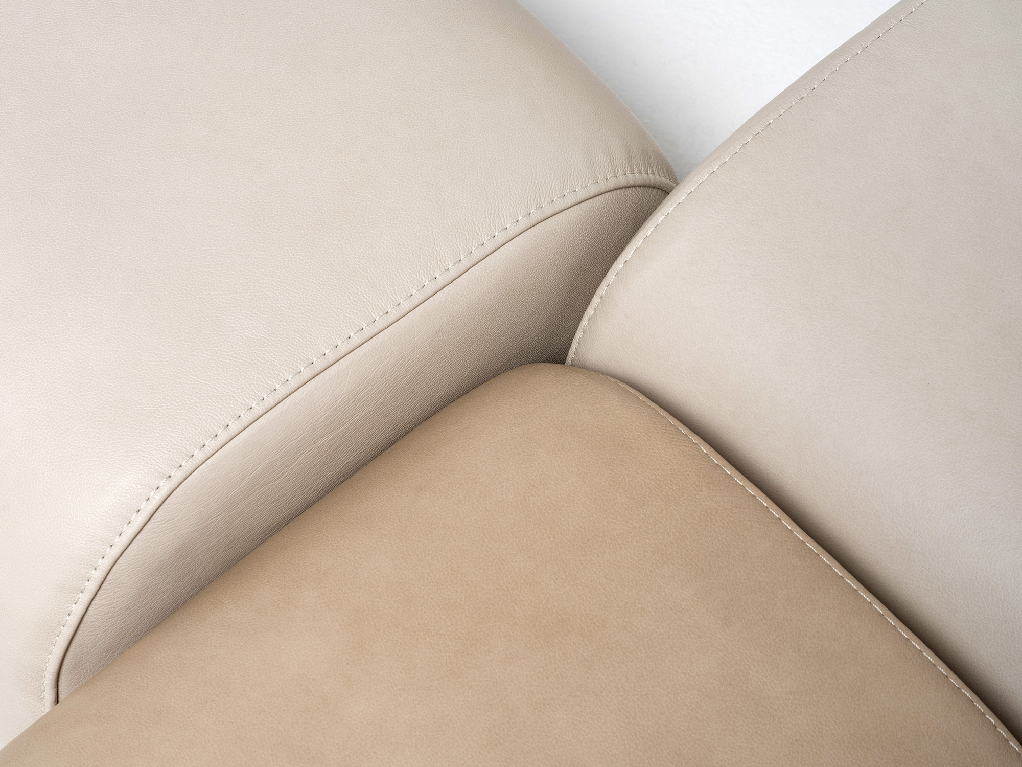 잭슨 Leve Cushion - Leather