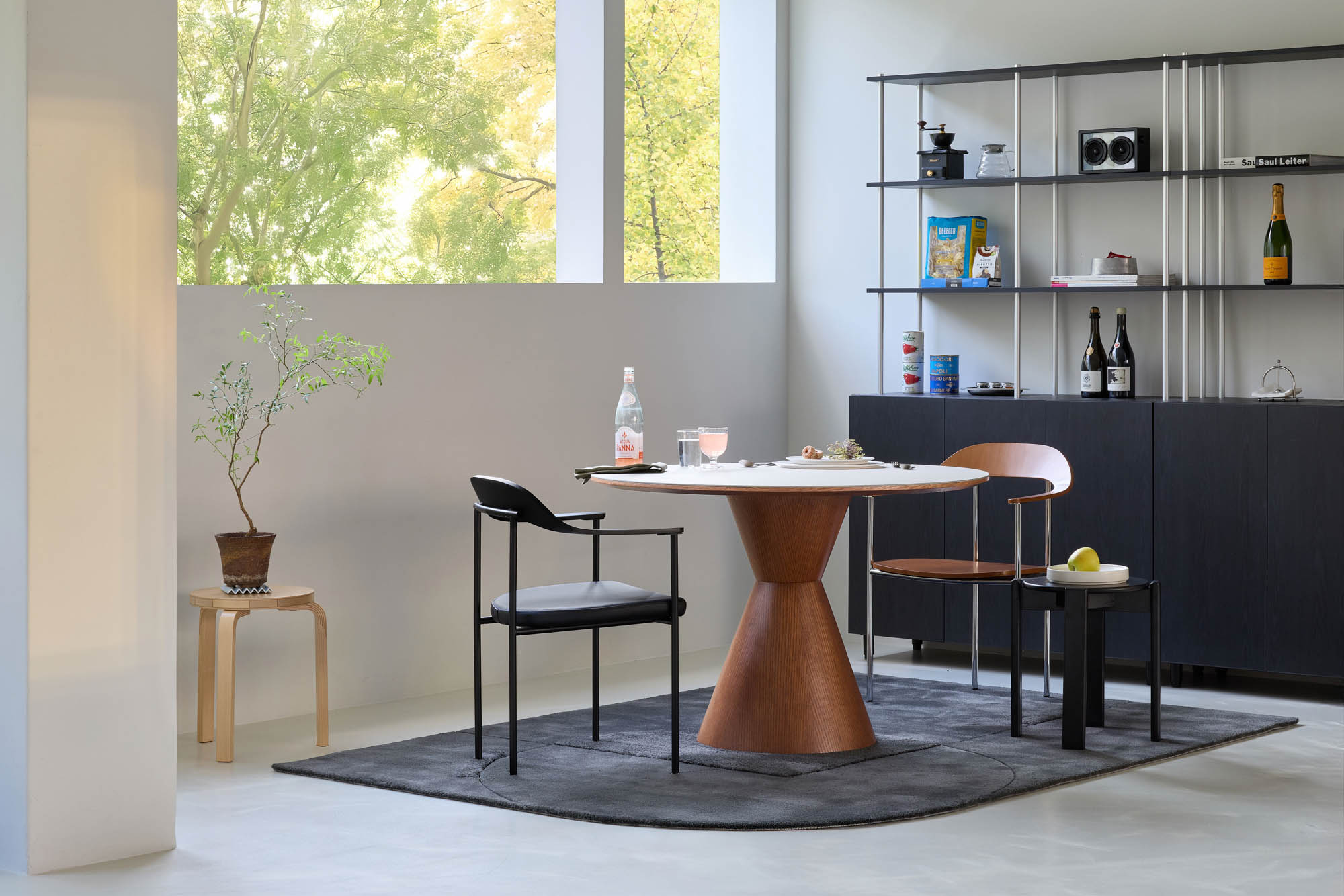 잭슨 Flare Oval Table