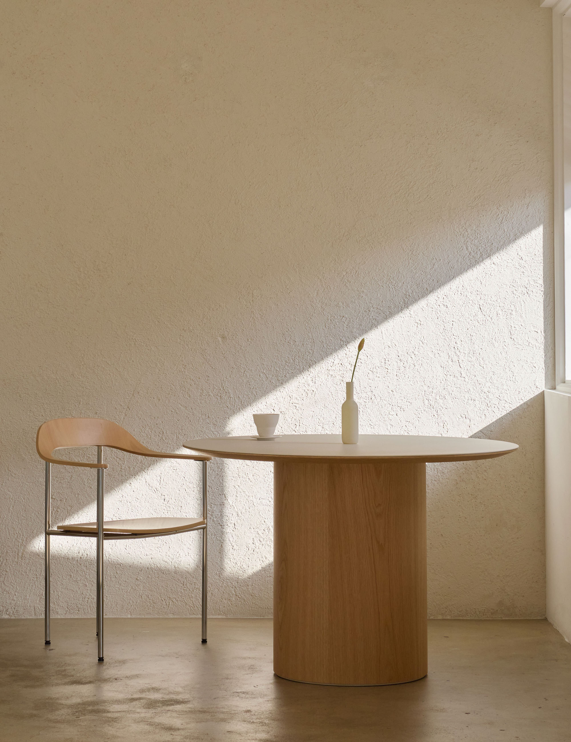 잭슨 Note Dining Chair