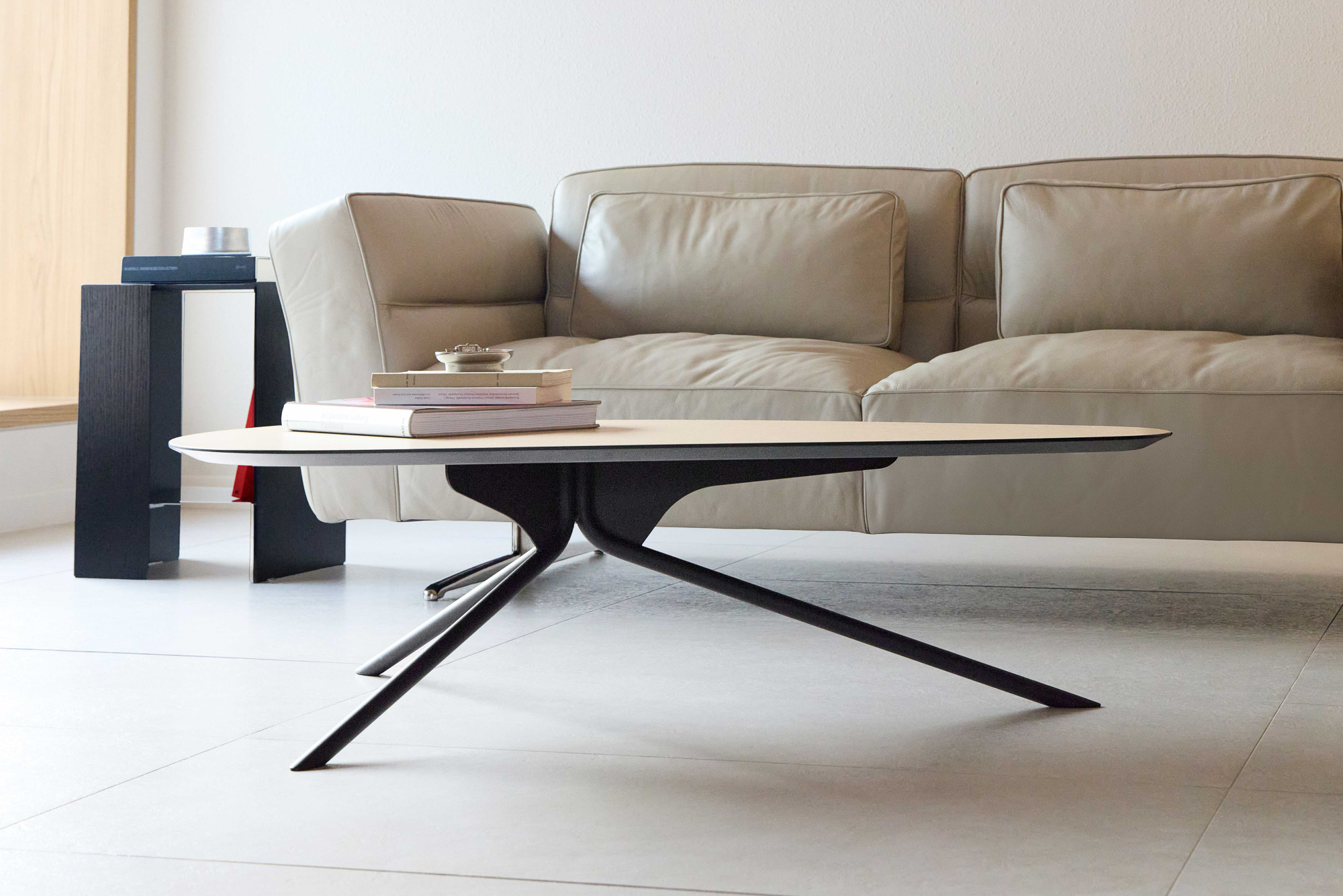 Trépied Sofa Table
