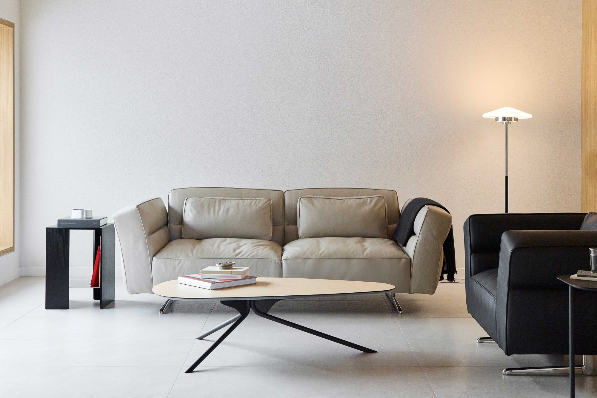 Trépied Sofa Table