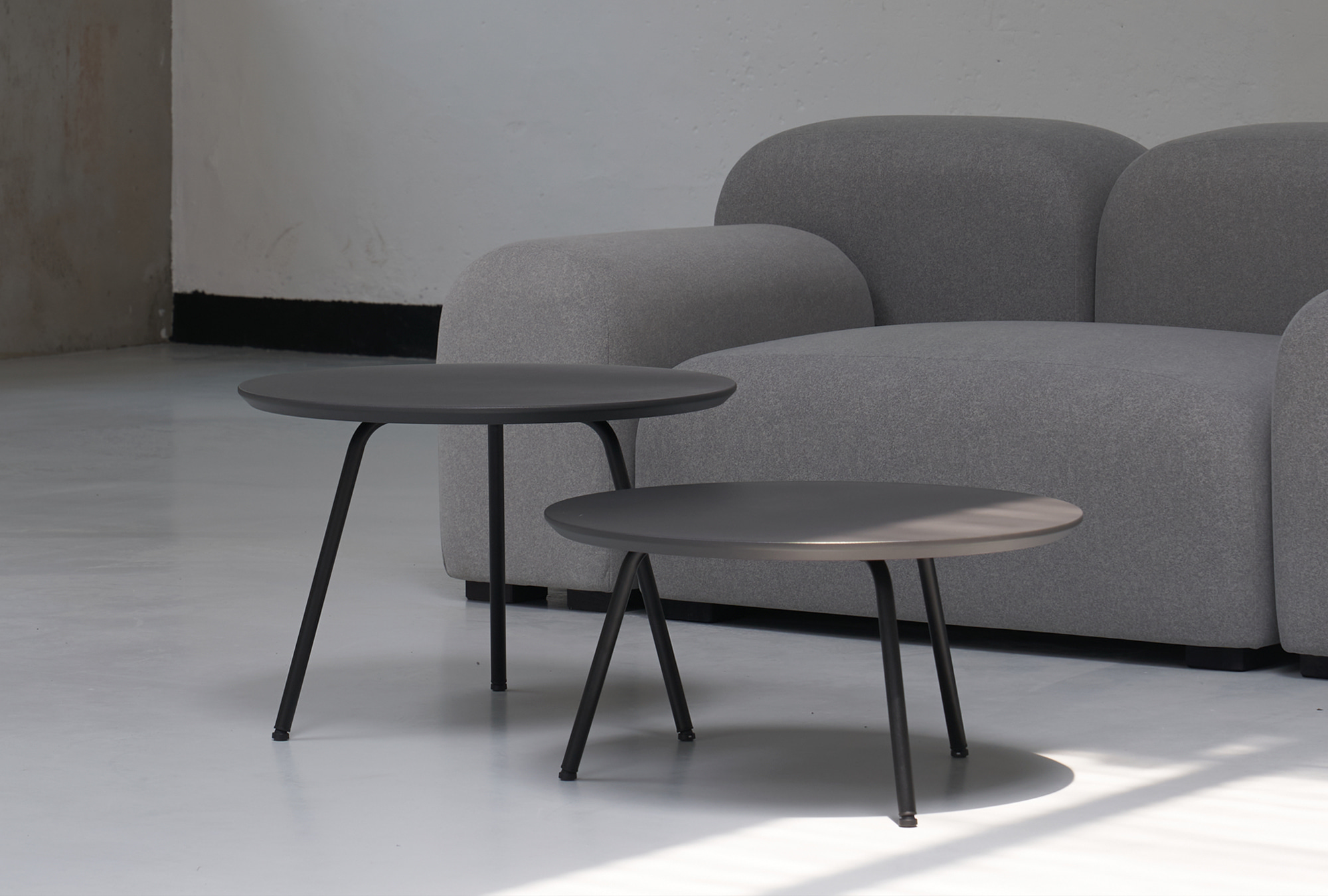 Tres Sofa Table