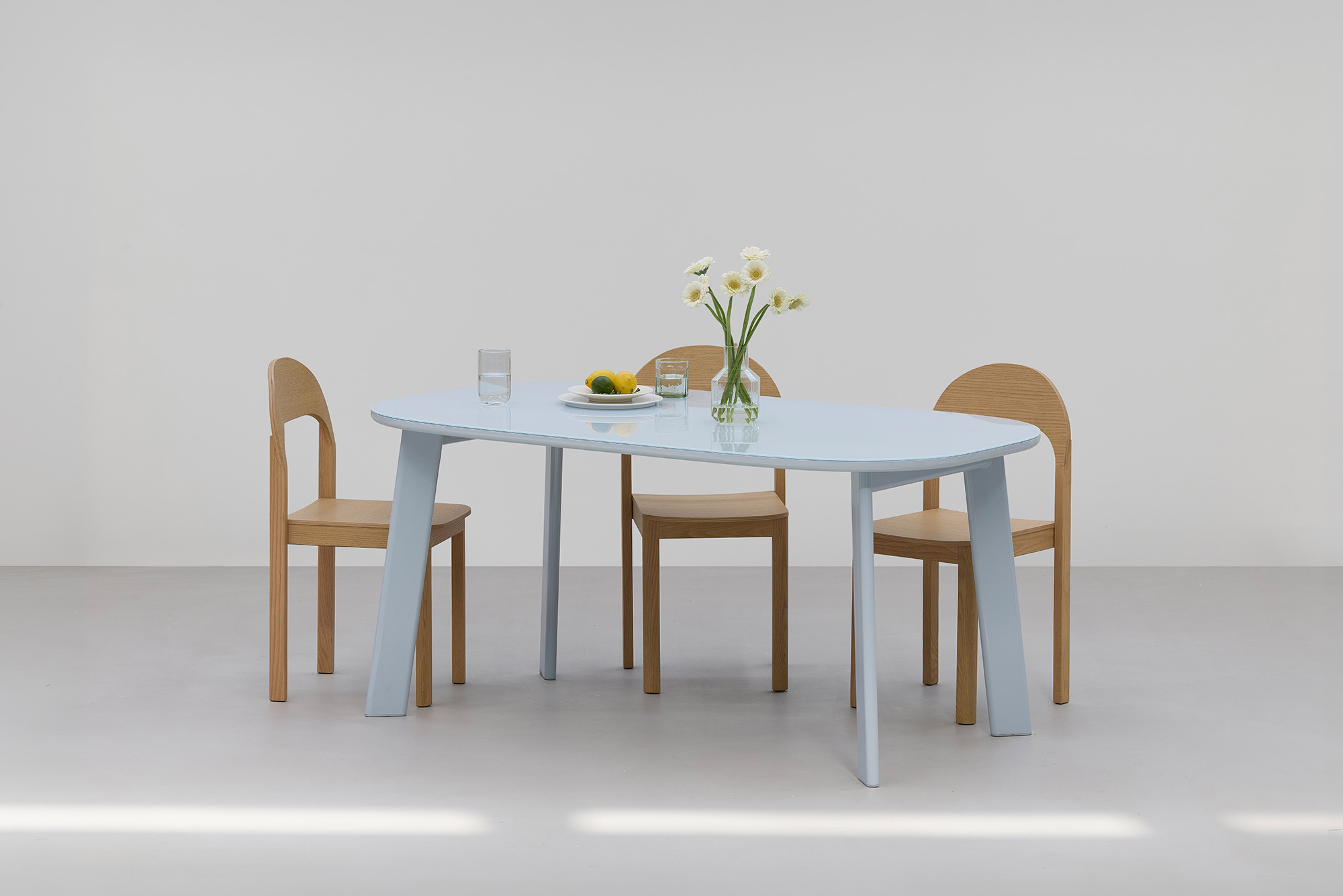 잭슨카멜레온 (Jackson Chameleon) Nua Table