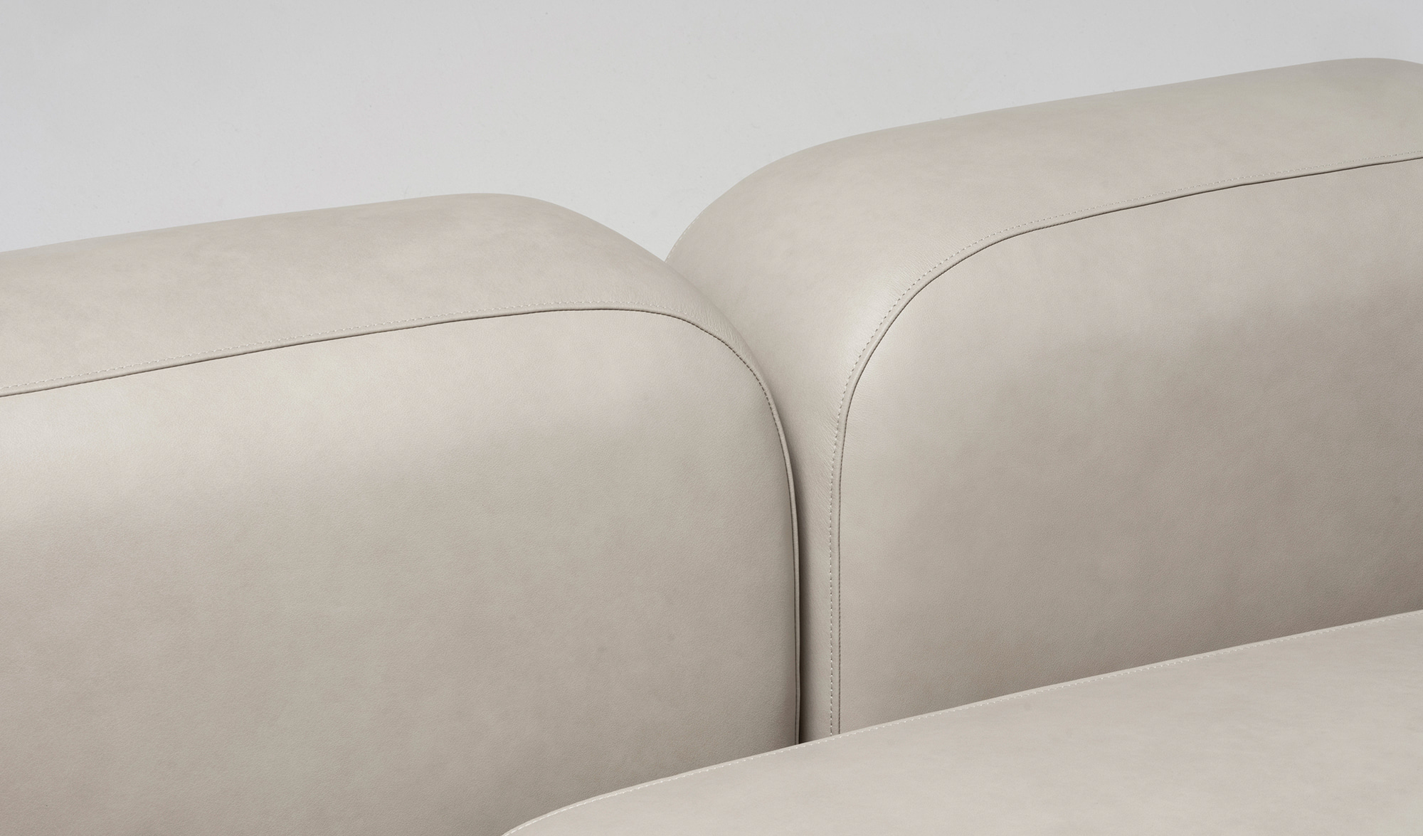 잭슨 Pebble Sofa - Leather