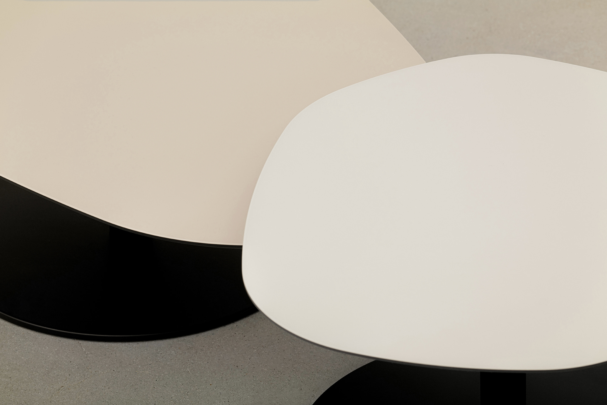 무니토 BOULDER SOFA TABLE