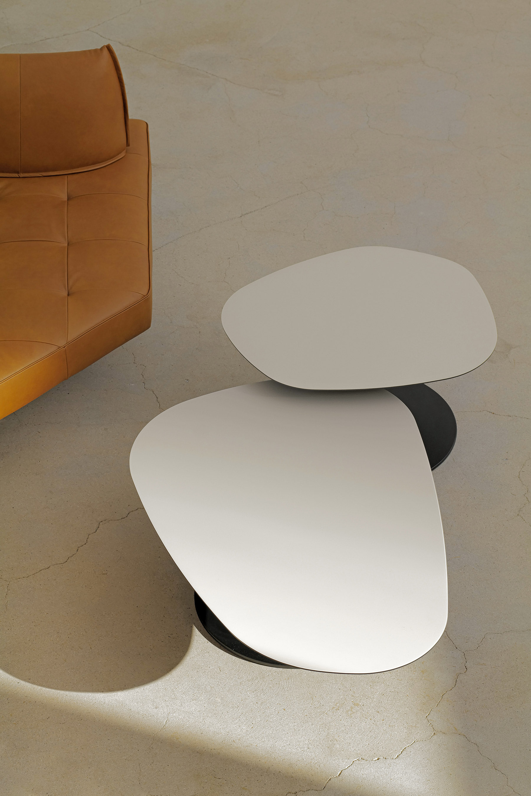 무니토 BOULDER SOFA TABLE