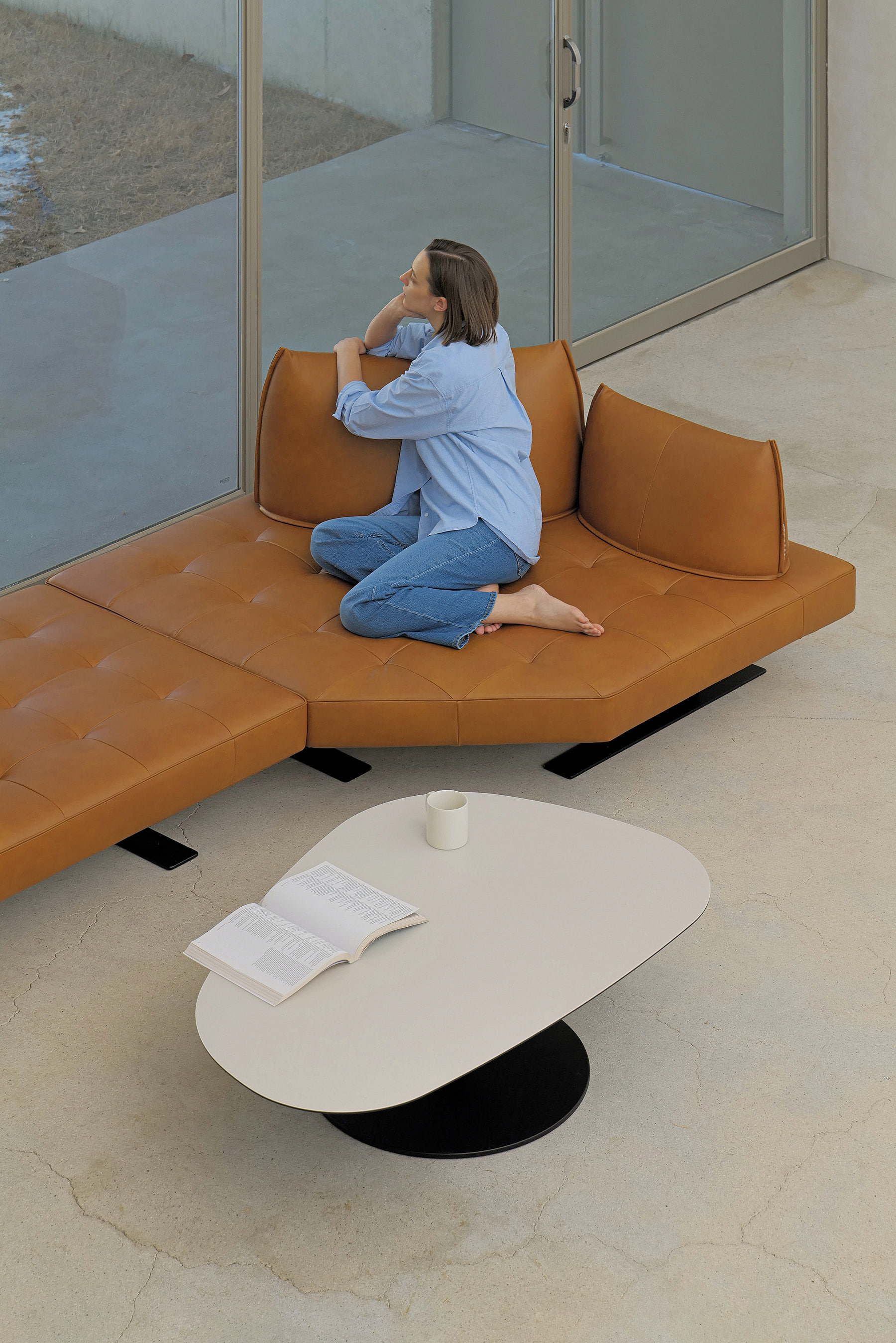 무니토 BOULDER SOFA TABLE