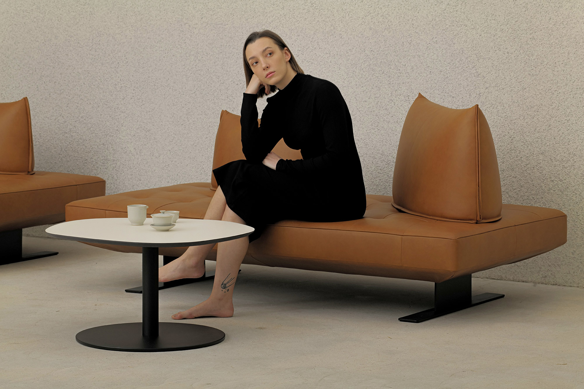 무니토 BOULDER SOFA TABLE