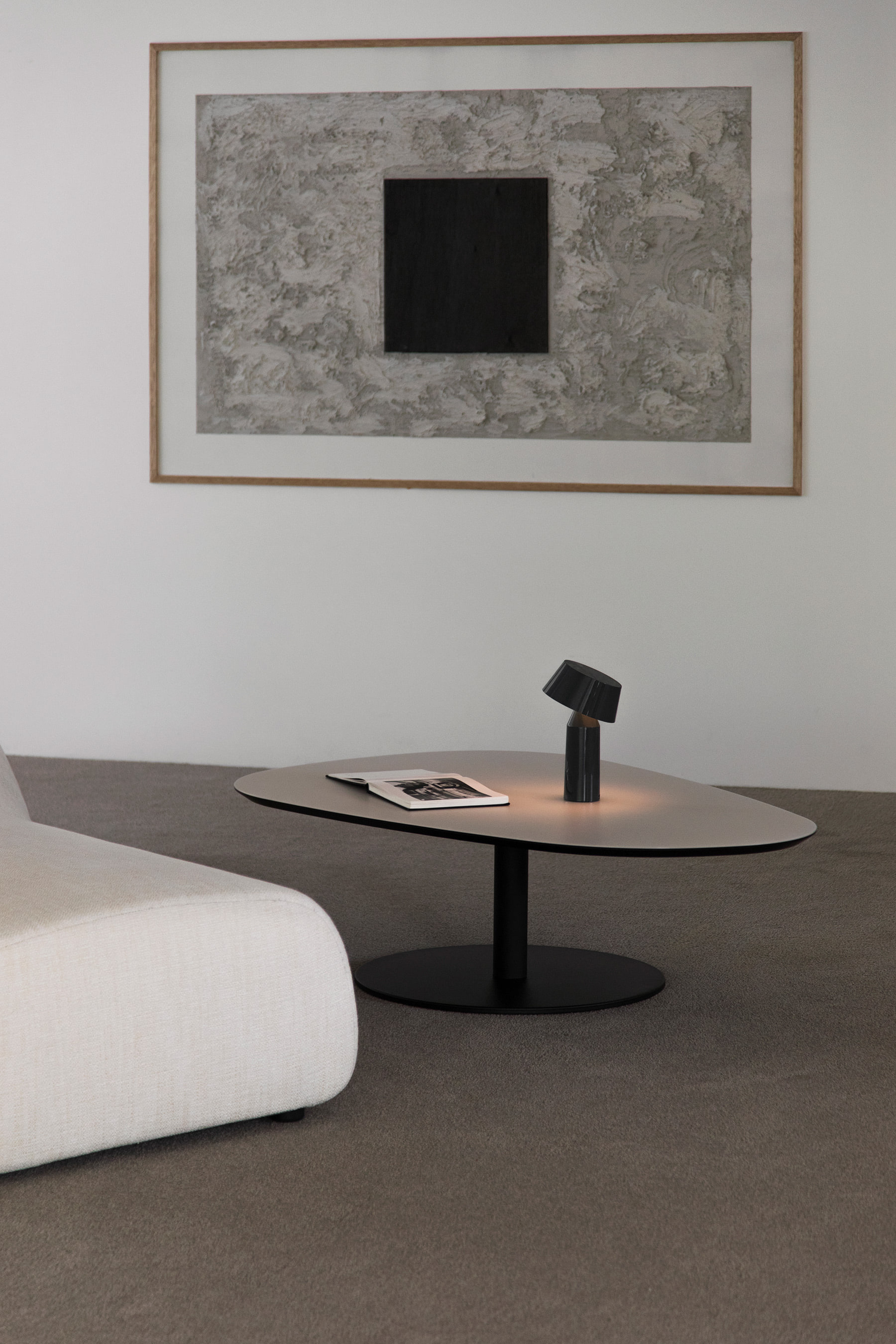 무니토 BOULDER SOFA TABLE