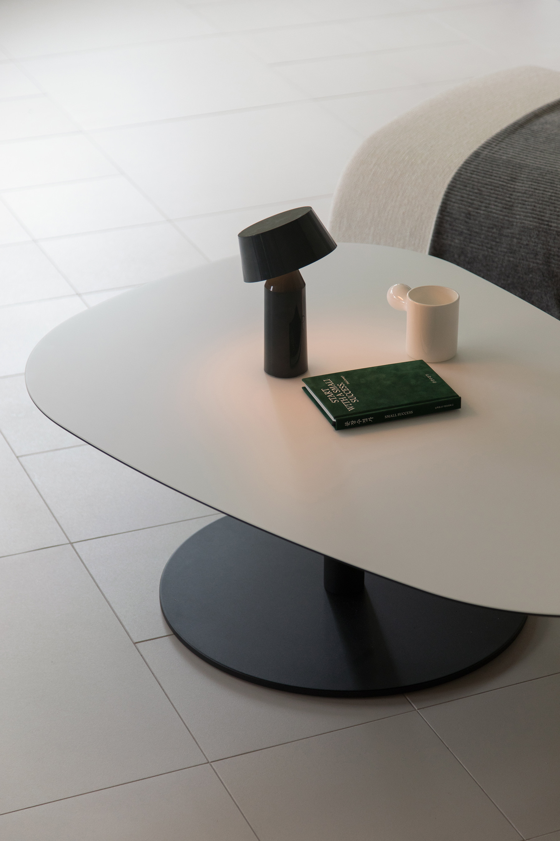 무니토 BOULDER SOFA TABLE