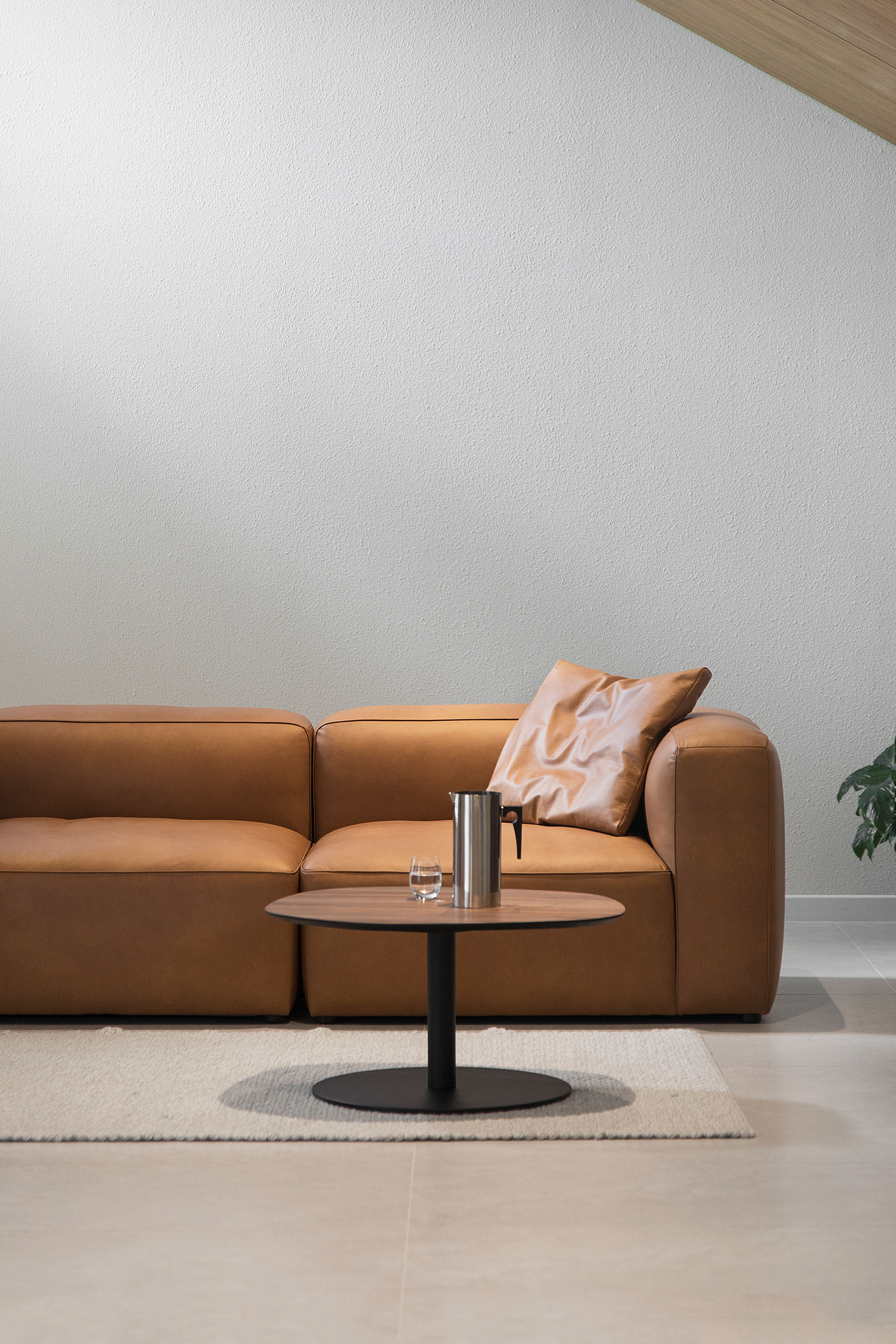 무니토 BOULDER SOFA TABLE