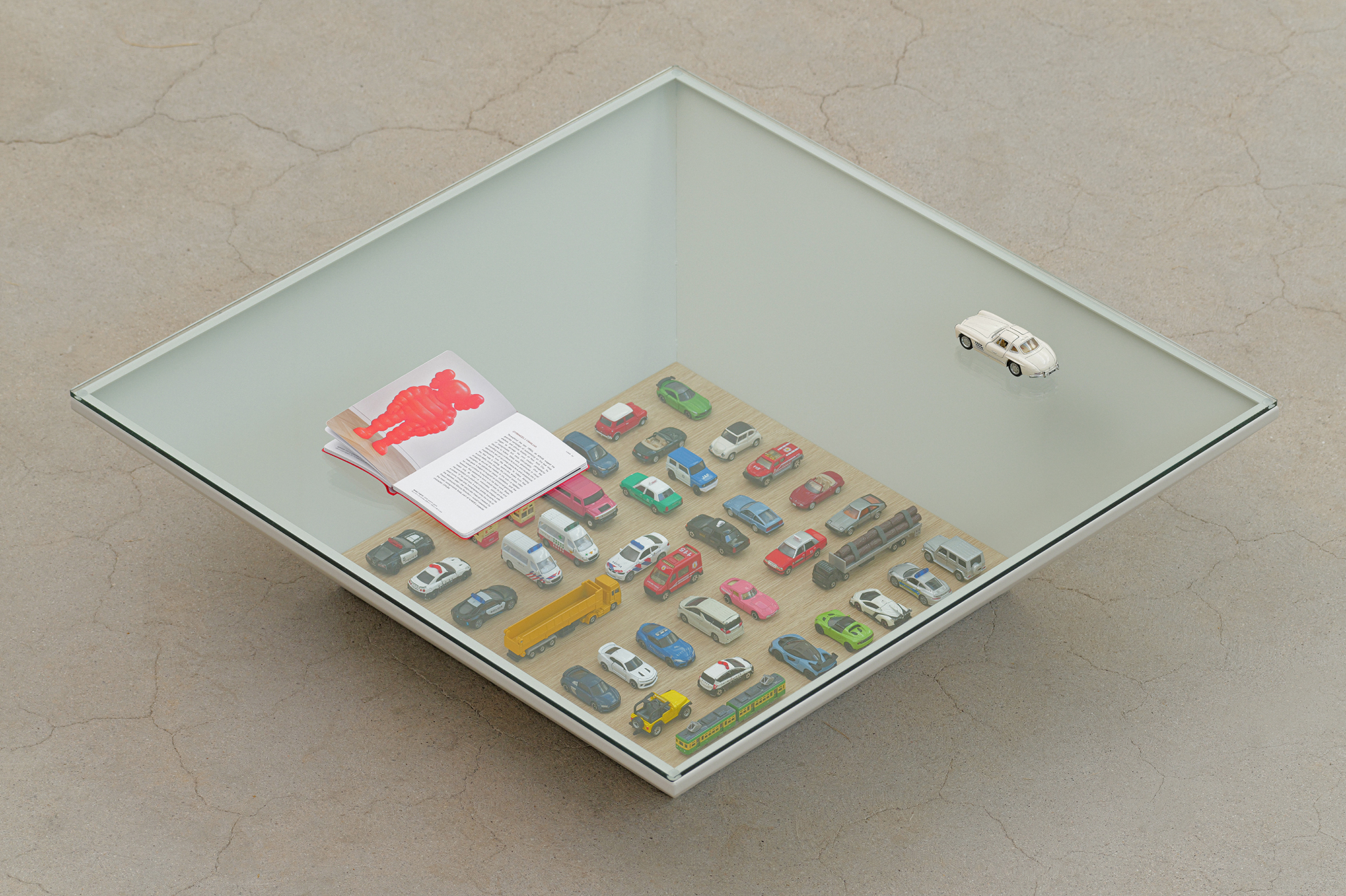 무니토 COLLECTOR SOFA TABLE