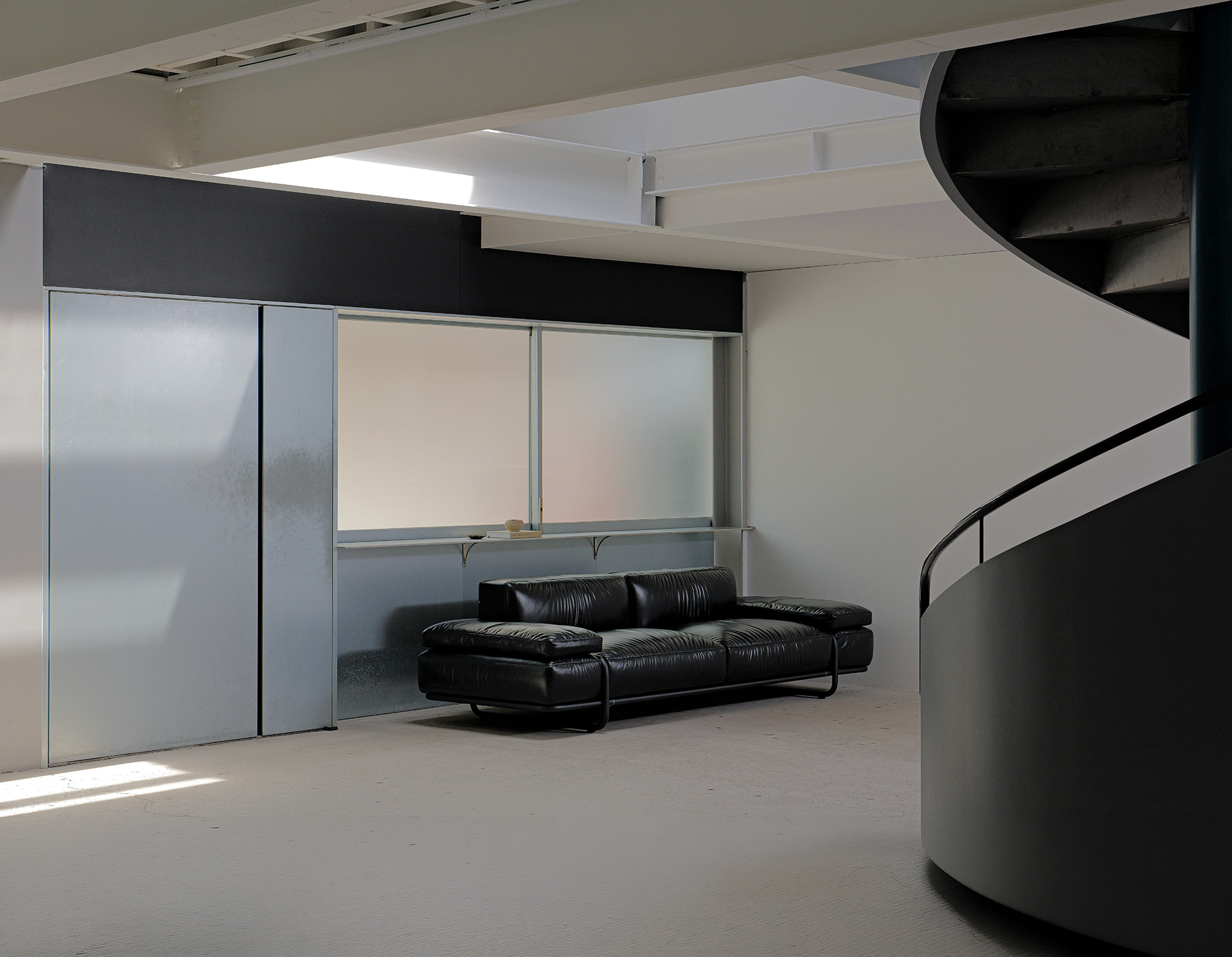 무니토 NOIR SOFA | Leather