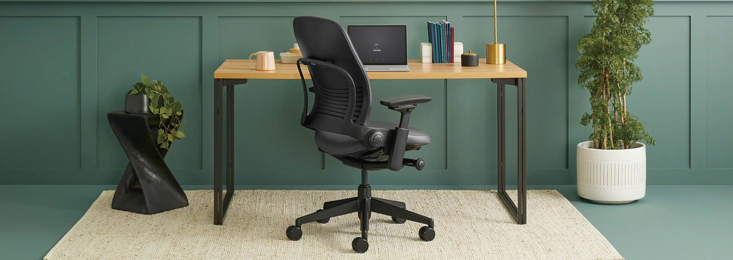 Steelcase 브랜드 배너