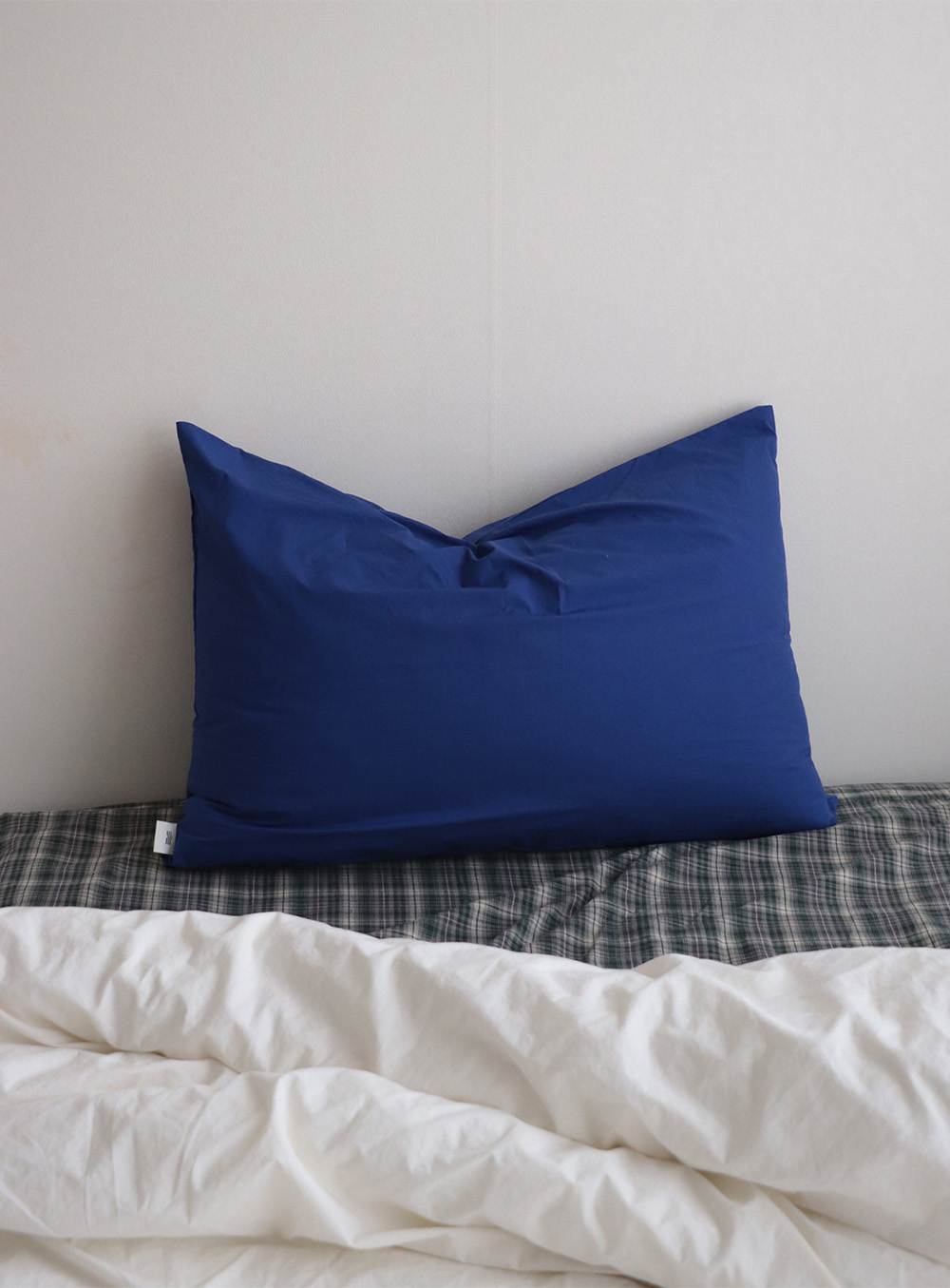 에이지트 (agt) - Cobalt cotton pillow cover